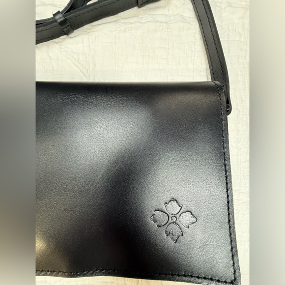 Patricia Nash Black Leather Fold-Over Crossbody - Picture 2 of 11